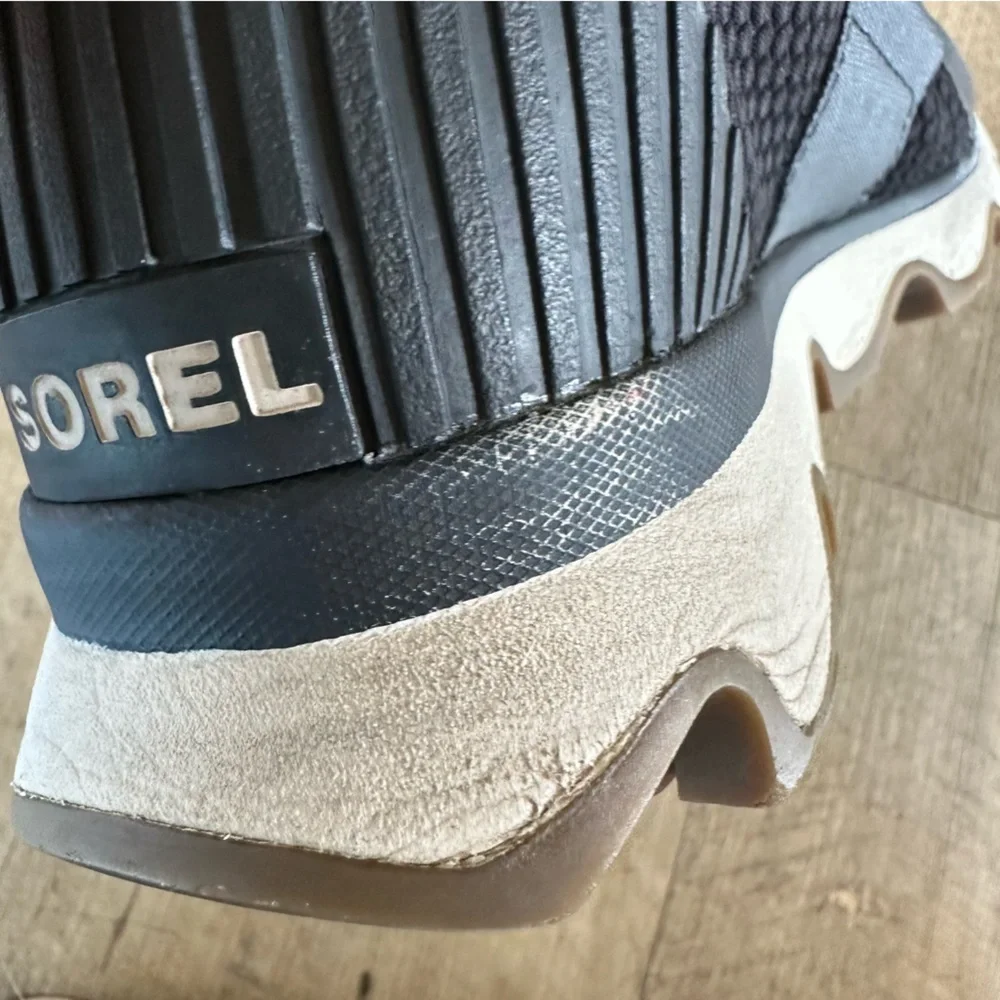 Sorel Kinetic Sneaker Black Velcro Straps